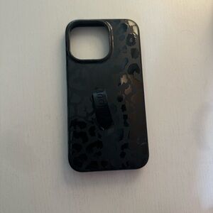 Loopy | iPhone 13 Pro Black Cheetah Case